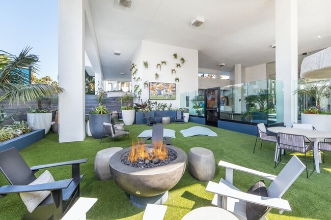 1900 Ocean Beach Club