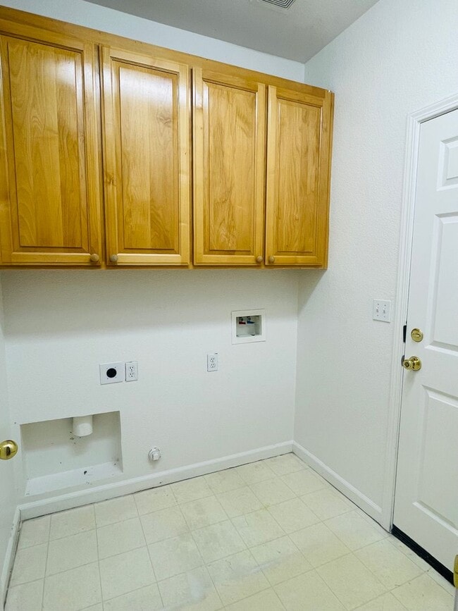 Photo - 6056 Bridgecross Dr