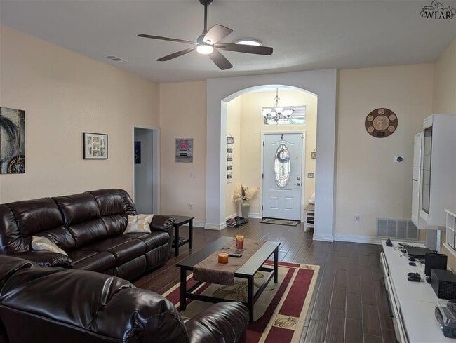 Photo - 5105 Carlene Dr