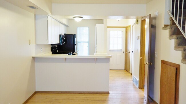 Kitchen - 5325 S Beacon Hill Cir Unit #140