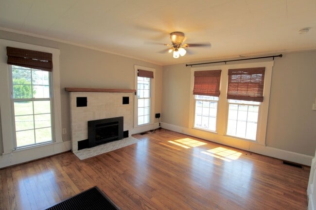 49 N High St