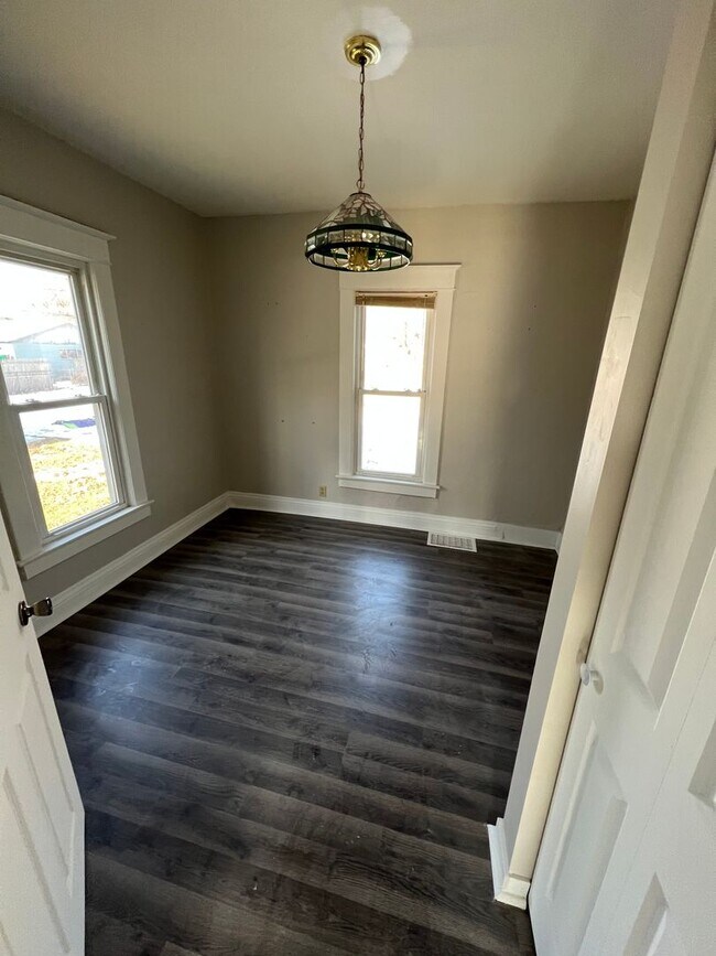 111 French St
