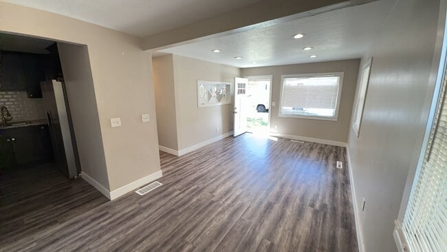 Photo - 4 Bed / 2.5 Bath Home in Kearns