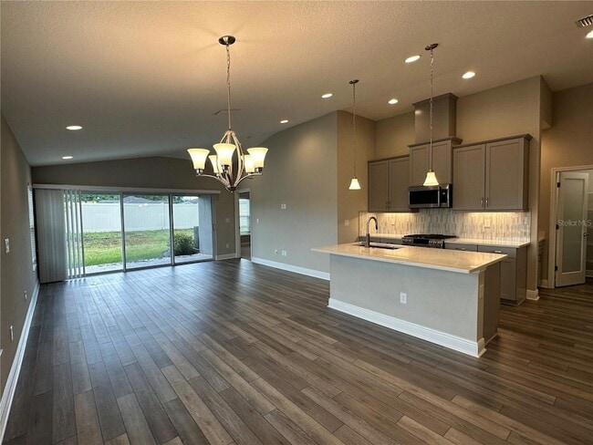 Photo - 12569 Oak Hill Way