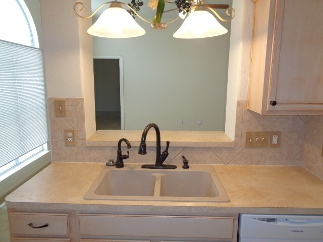Building Photo - 32510 Decker Oaks Dr