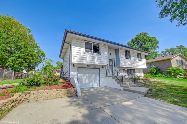 Building Photo - 728 Boxwood Dr Rental