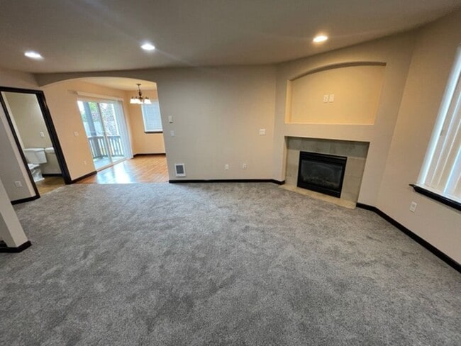 Photo - Extremely Gorgeous 3 Bedroom Home for Rent in Lynnwood