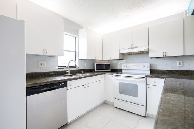 Photo - 9460 SW 61st Way