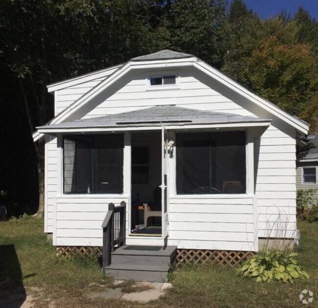 Building Photo - Pondfield Dr Cabin Two Unit Cottage Two Rental