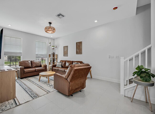 Photo - 930 SW Pr Ave