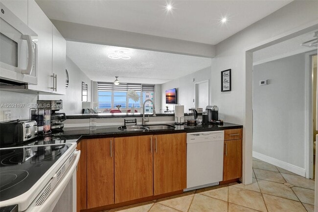 Photo - 3725 S Ocean Dr Unit 812