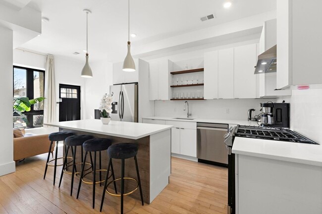 Building Photo - 206 Fulton Ave Unit 1