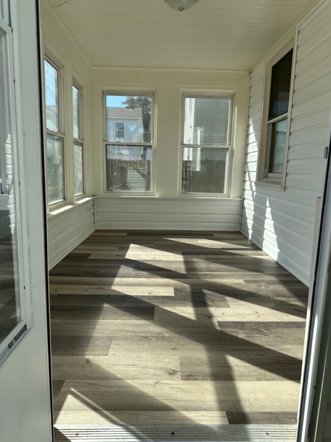 Photo - 9615 10th Bay St