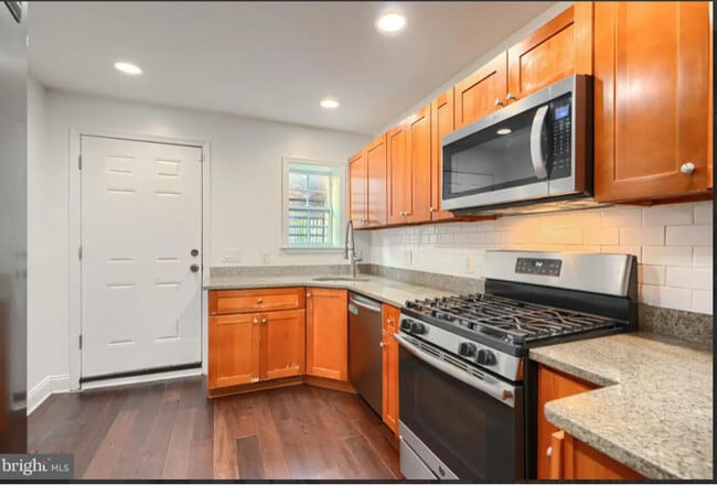 Photo - 930 Washington Blvd