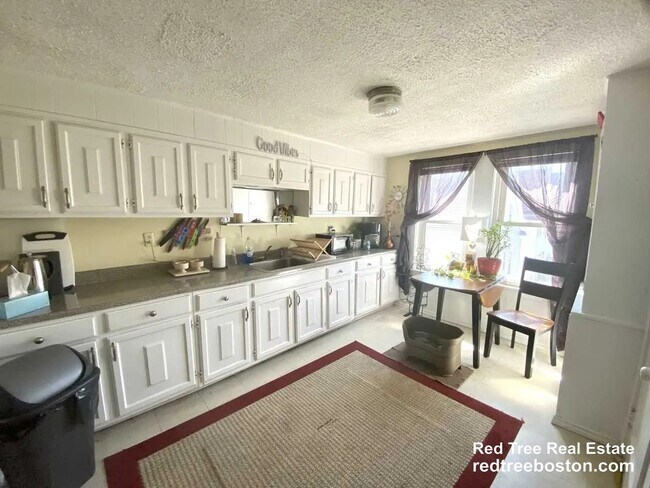 Photo - 92 Hobart St Unit 2