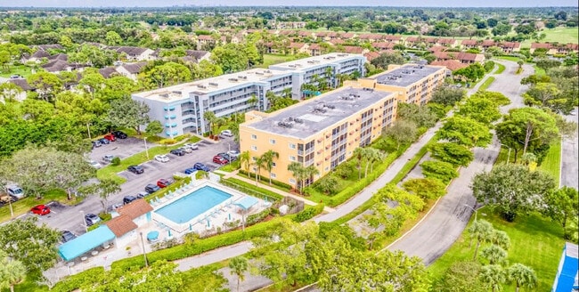 Building Photo - 4723 Lucerne Lakes Blvd Unit 643 Rental