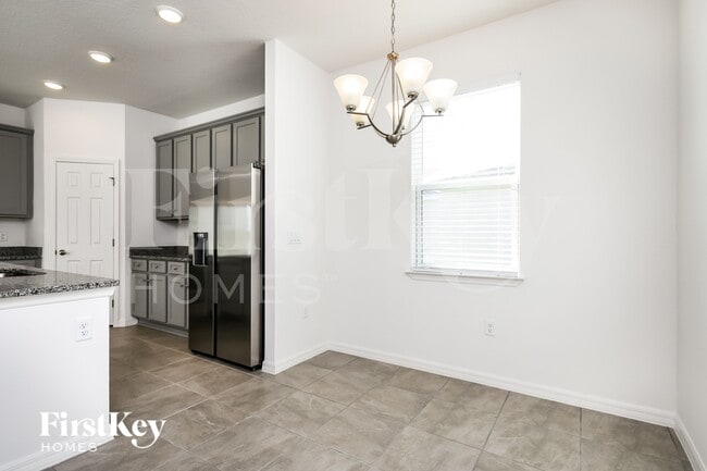 Photo - 609 Crown Rose Dr