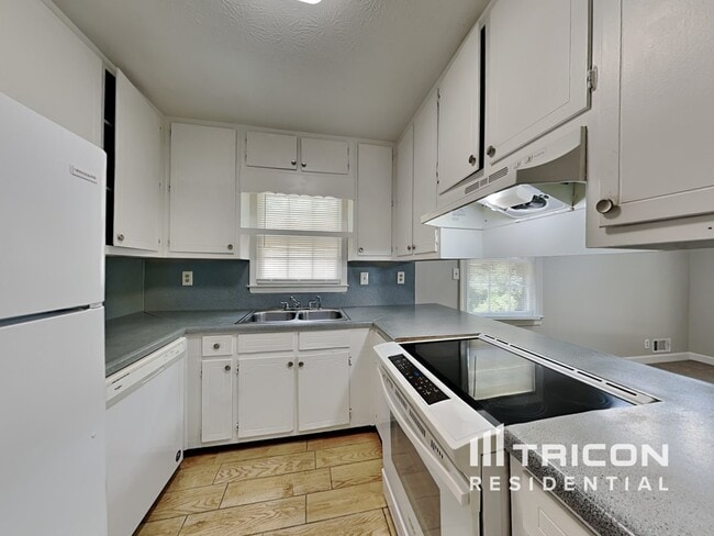 Photo - 8458 Hightower Trail SW