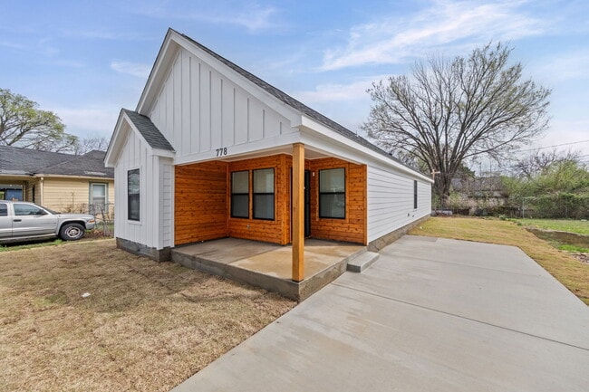 Photo - 778 Hanley St