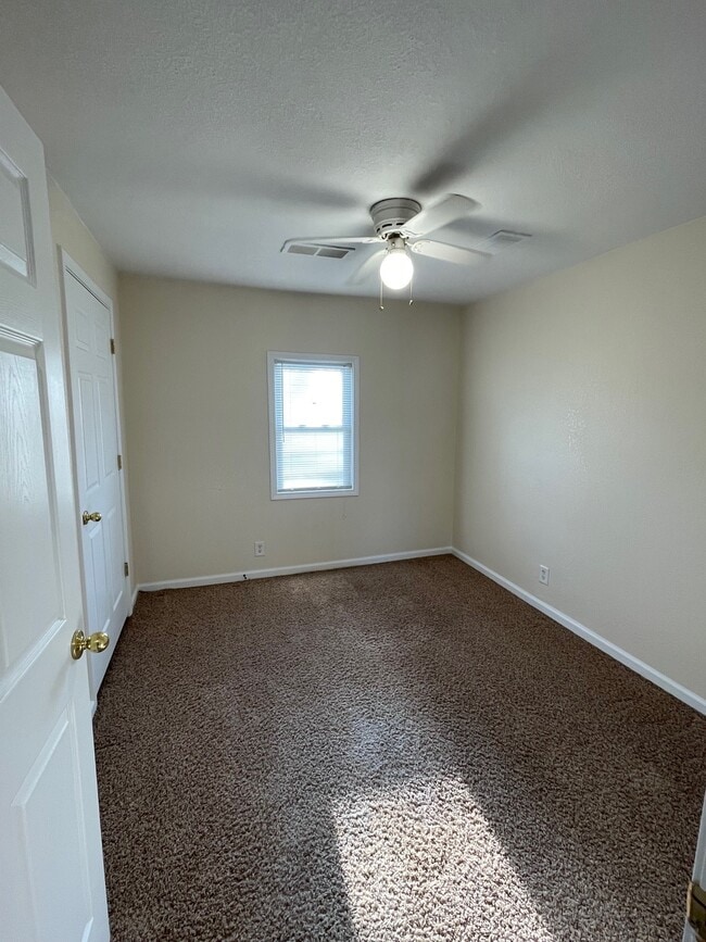 Photo - 123 6th St W Unidad 115