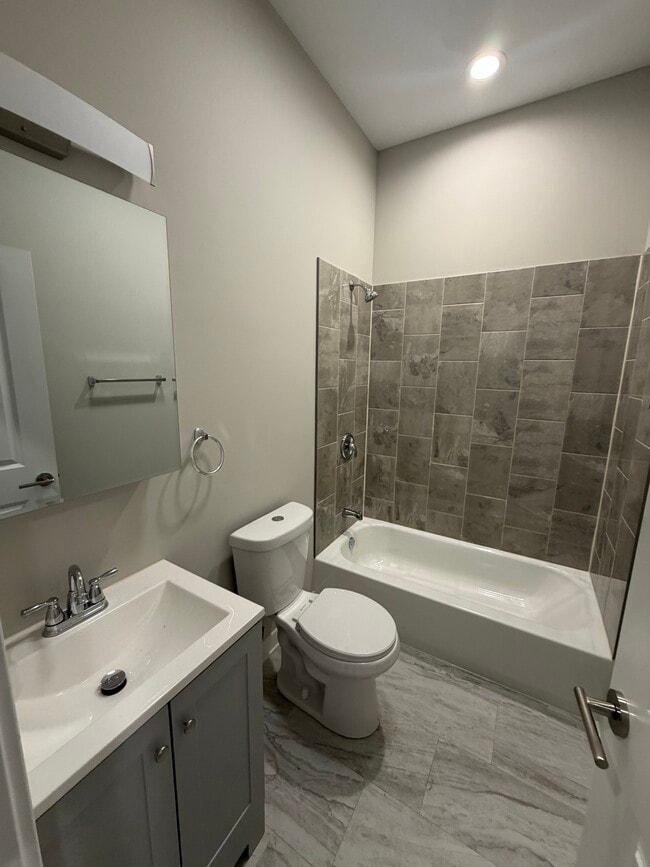 Photo - 3031 W Washington Blvd Unit G