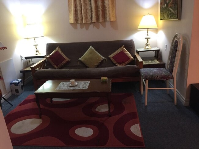 Building Photo - Spacious 1 bedroom basement - *Wont Last*