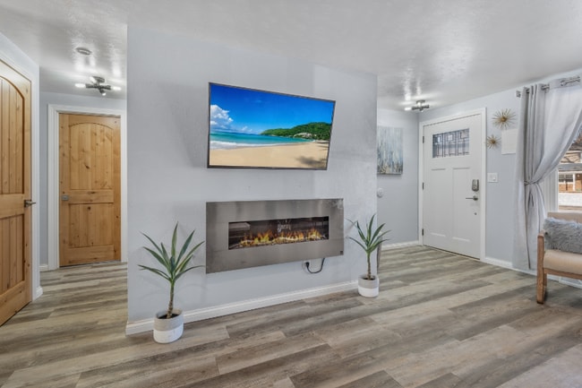 Photo - 444 S St Bernard Dr