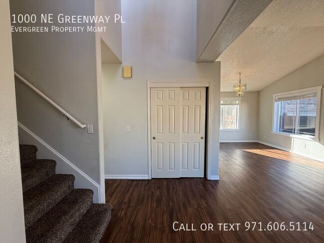 Photo - 1000 NE Greenway Pl