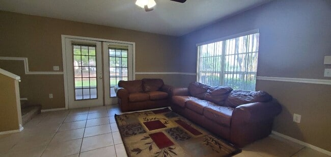 337 Kensington Lake Cir