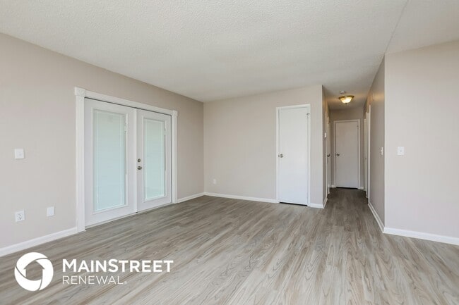 Photo - 705 Woodlawn Dr