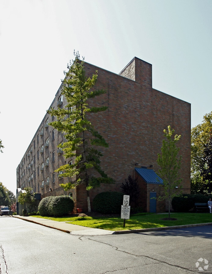 Photo - Lake Avenue Commons Apartments