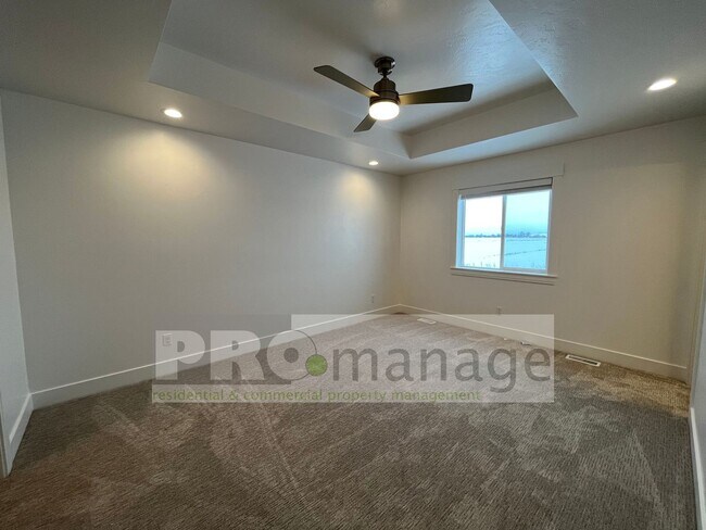3698 United Cir