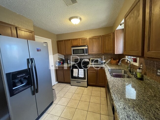 Photo - 3 bedroom/2 bathroom home in Moore Schools
