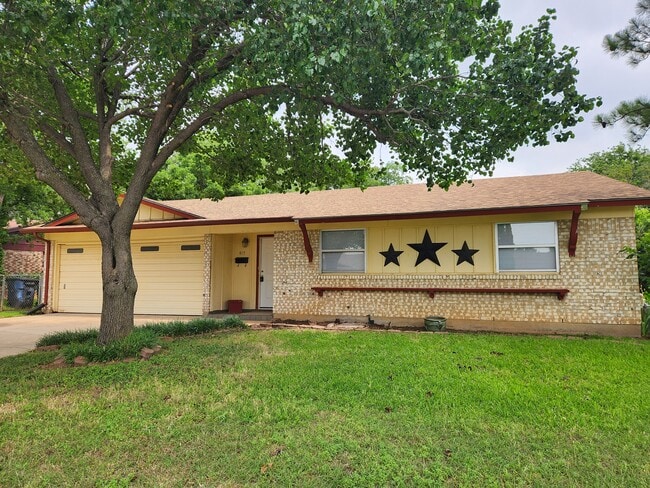 Photo - 417 Wallace Dr