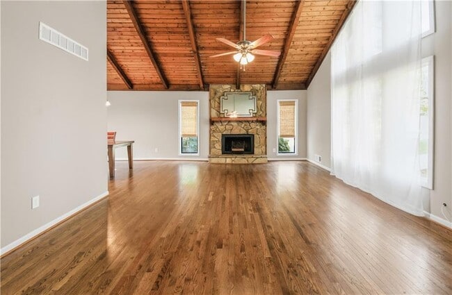 Photo - 3950 Lookout Point Dr