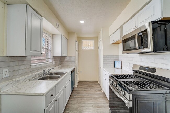 Photo - 8851 Alcott Dr