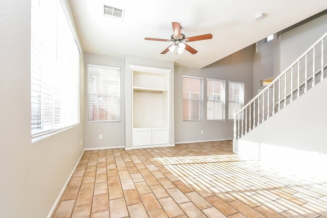 Photo - 5720 Athinas St