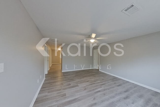 Photo - 225 Big Oak Cir