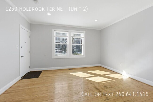Photo - 1250 Holbrook Terrace NE Unidad ( 2)