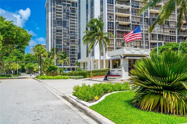 Photo - 1915 Brickell Ave Condo Unit C911
