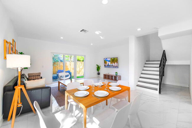 Building Photo - 1175 NW 26th St Rental