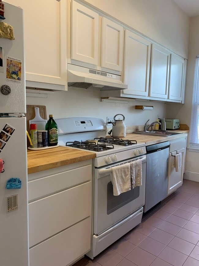 Photo - Charming 2 bedroom near Central Square in Cambridge