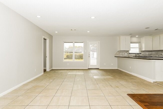 Photo - 6015 Glenhurst Dr