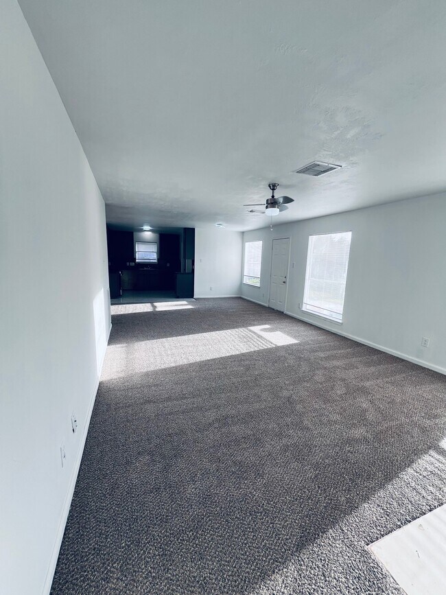 Photo - 2206 Laurel Oak Dr