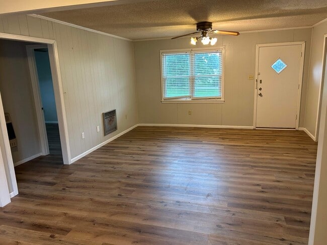 Photo - 939 Wellwood Rd