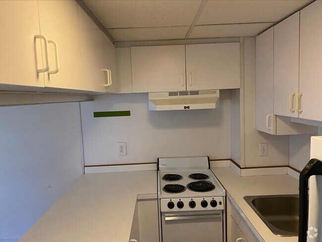 Building Photo - 288 Newbury St Unit 3R Rental