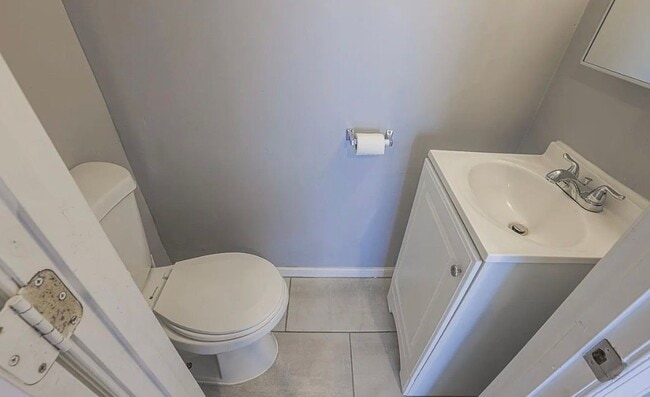 Photo - 522 E 27th St