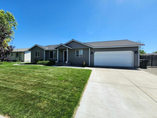 Photo - Beautiful Pasco Home w/Peaceful Backyard