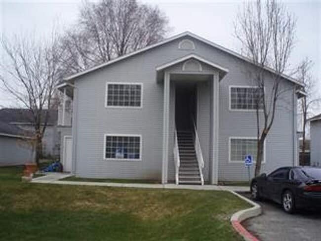 Photo - 2220 S Amy Ave Unidad 2220 S Amy Ave #201