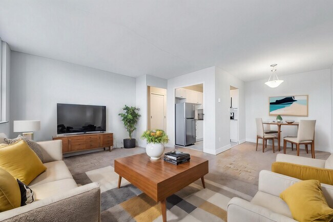 Photo - Upper Canada Court, West